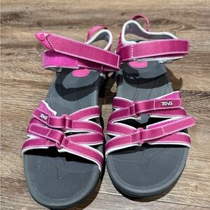 Teva Women’s Size 9 Pink Sandals